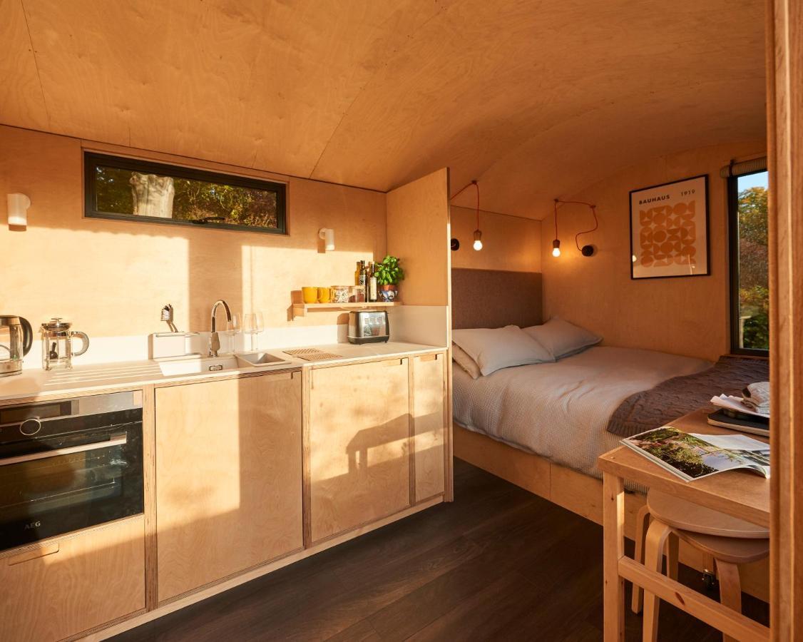 Hut64 Villa Alderbury ภายนอก รูปภาพ